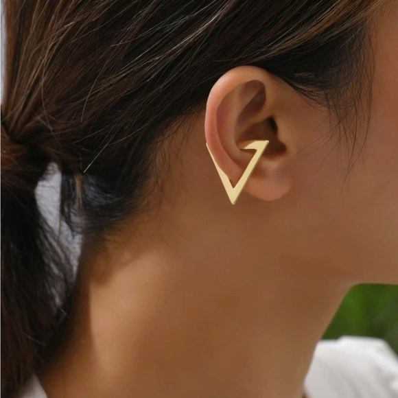 Jewelry - Gold Triangle 1pc Ear Cuff